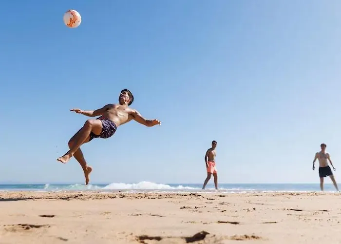 Right On The Beach, Поберово